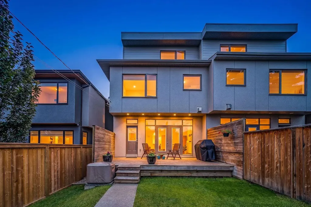 1734 37 Avenue SW Calgary AB T2T 2H3