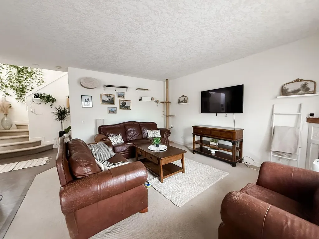 217 West Creek Circle Chestermere AB T1X 1R6