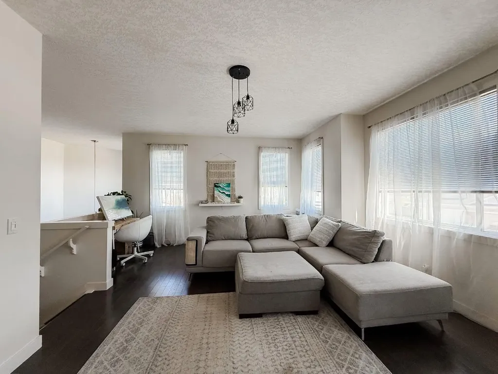 217 West Creek Circle Chestermere AB T1X 1R6