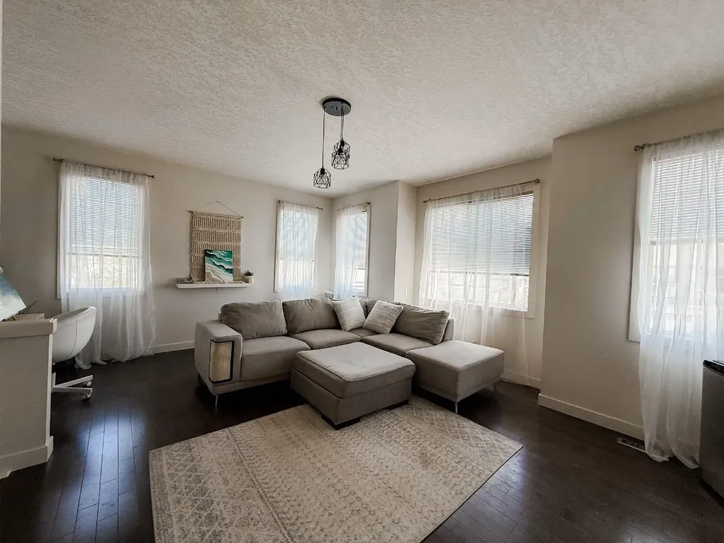 217 West Creek Circle Chestermere AB T1X 1R6