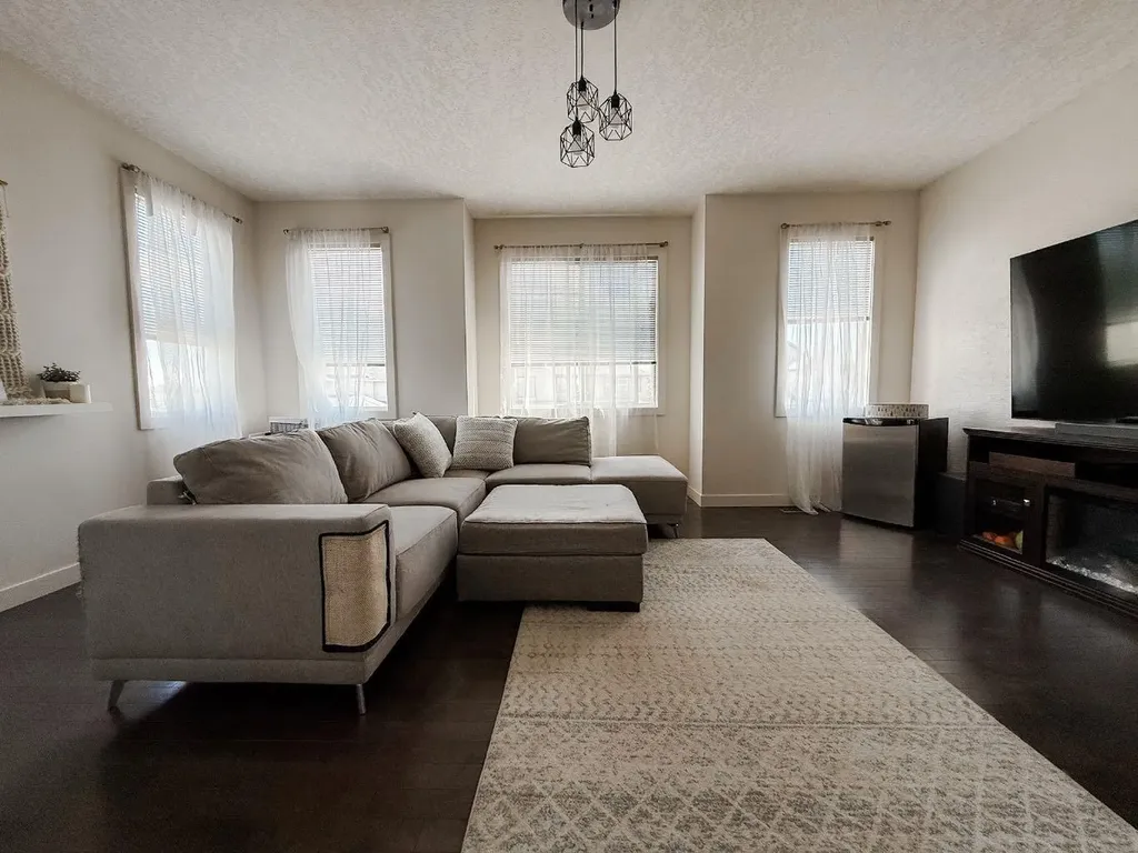217 West Creek Circle Chestermere AB T1X 1R6