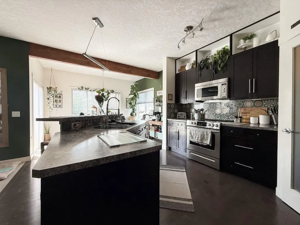 217 West Creek Circle Chestermere AB T1X 1R6