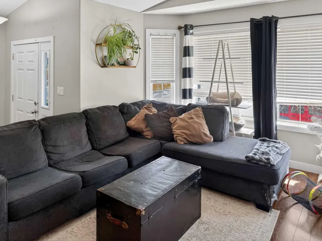 11212 75a Avenue Grande Prairie AB T8W 0G5