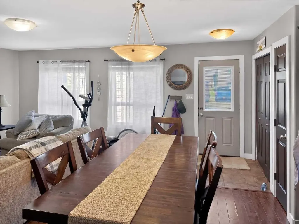 11212 75a Avenue Grande Prairie AB T8W 0G5