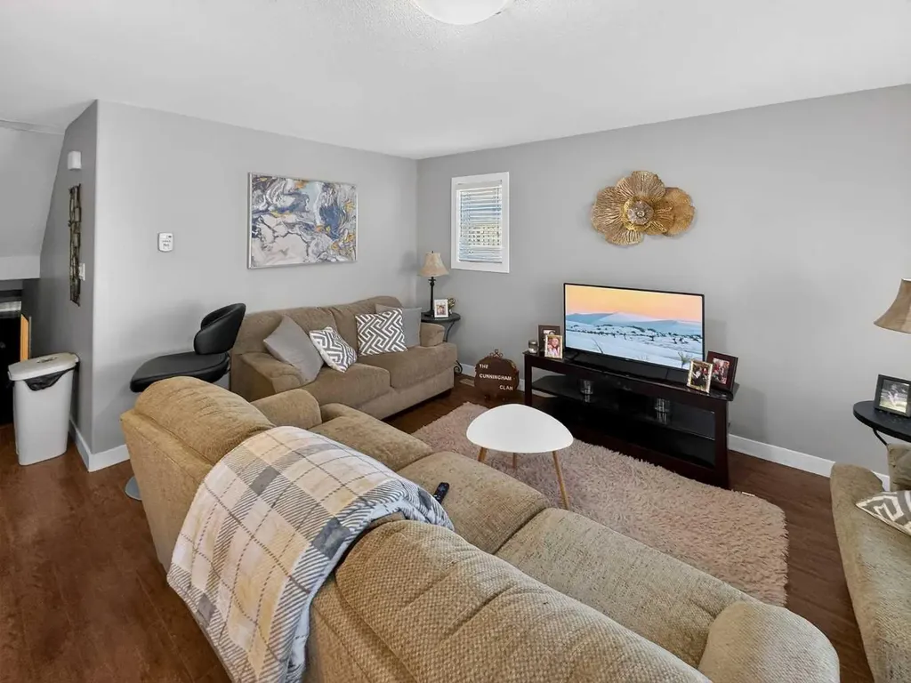 11212 75a Avenue Grande Prairie AB T8W 0G5