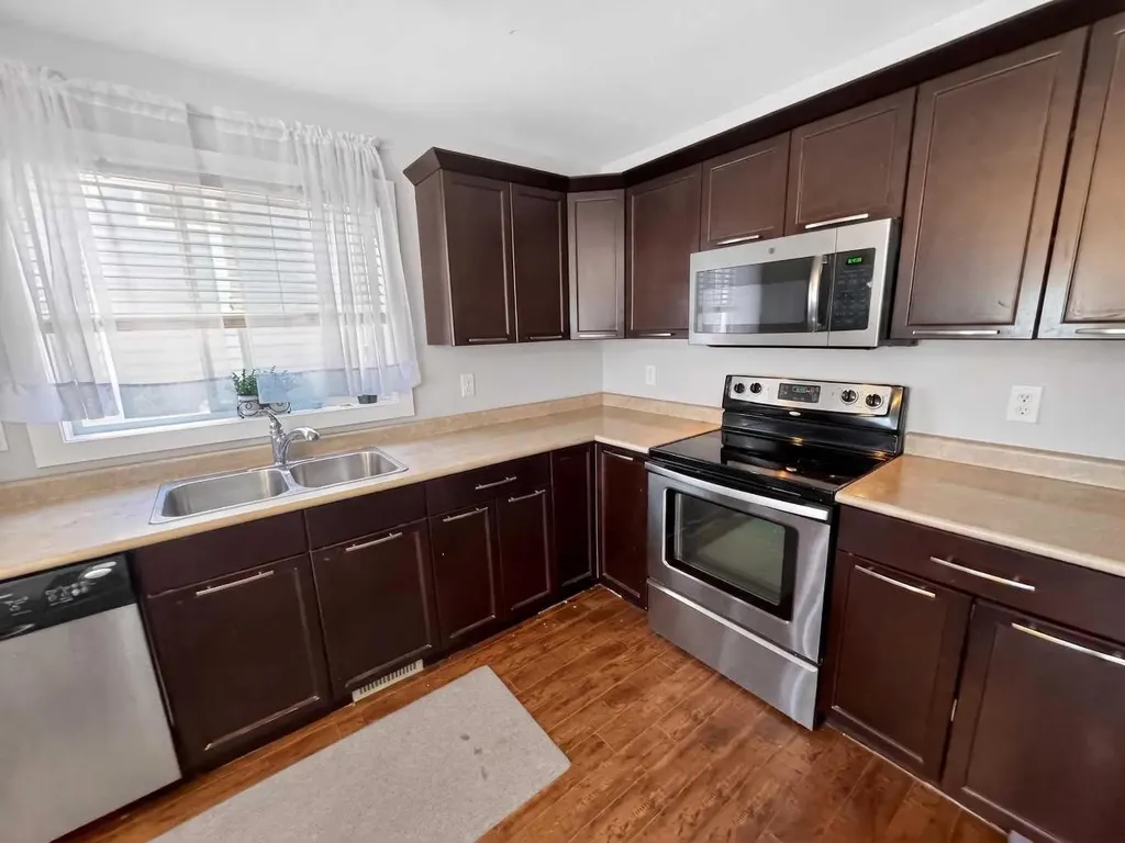 11212 75a Avenue Grande Prairie AB T8W 0G5