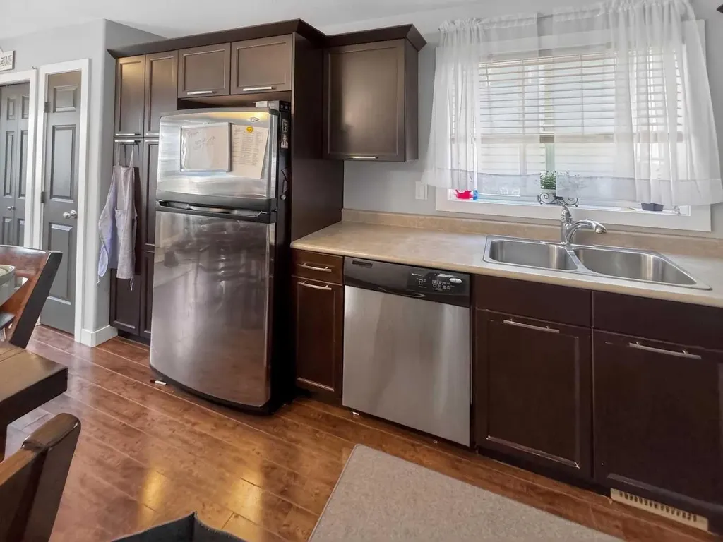 11212 75a Avenue Grande Prairie AB T8W 0G5
