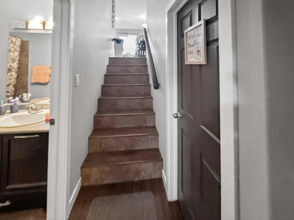 11212 75a Avenue Grande Prairie AB T8W 0G5