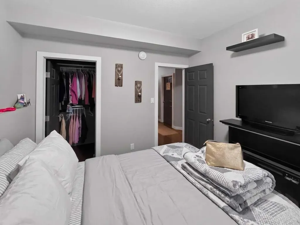 11212 75a Avenue Grande Prairie AB T8W 0G5