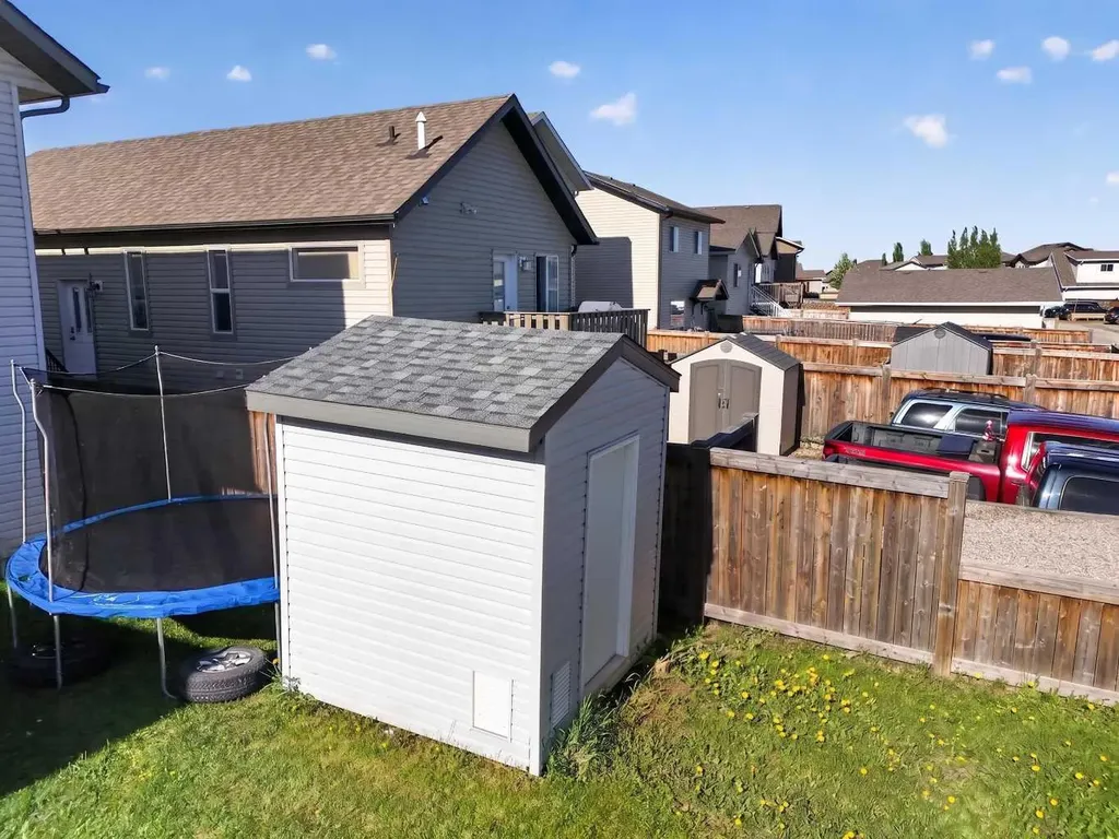 11212 75a Avenue Grande Prairie AB T8W 0G5