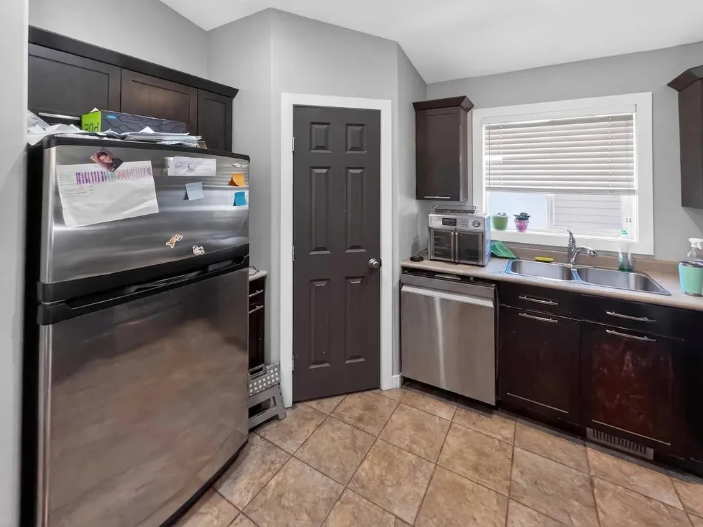 11212 75a Avenue Grande Prairie AB T8W 0G5
