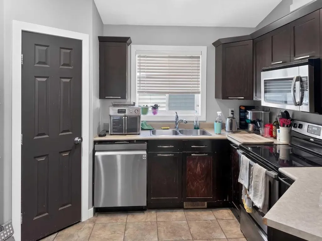 11212 75a Avenue Grande Prairie AB T8W 0G5