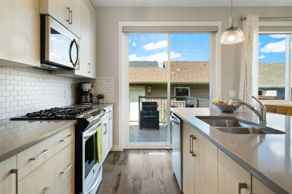 89 Seton Terrace SE Calgary AB T3M 2W1