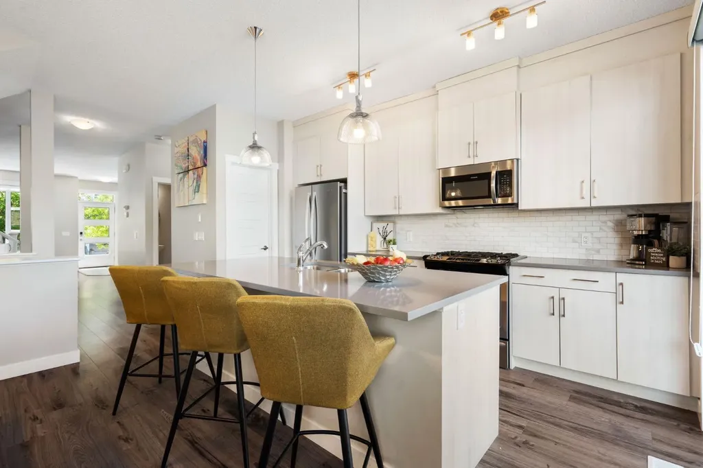 89 Seton Terrace SE Calgary AB T3M 2W1