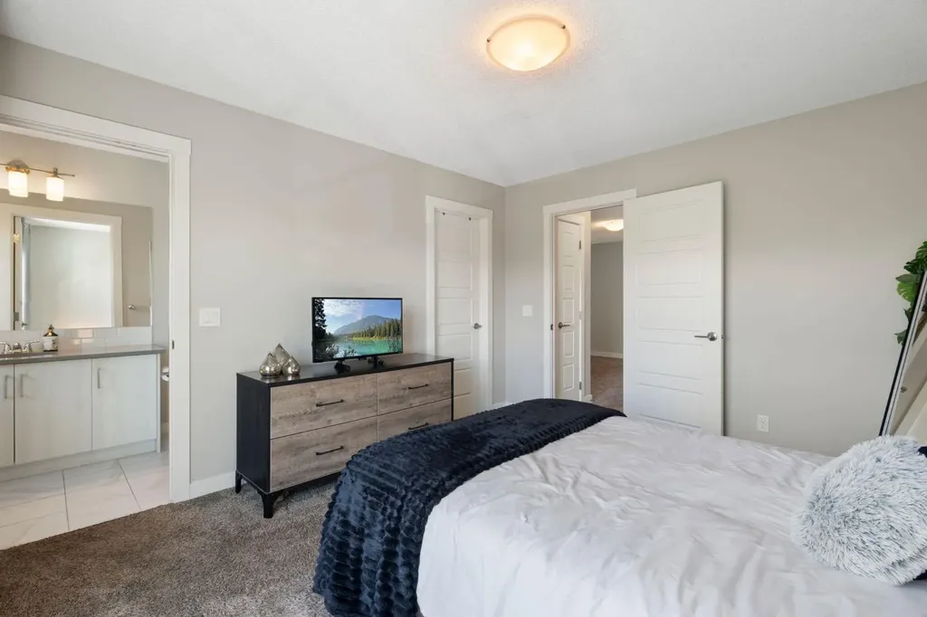 89 Seton Terrace SE Calgary AB T3M 2W1