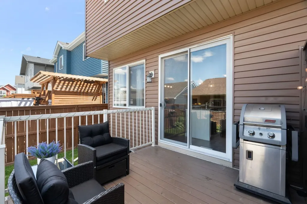 89 Seton Terrace SE Calgary AB T3M 2W1