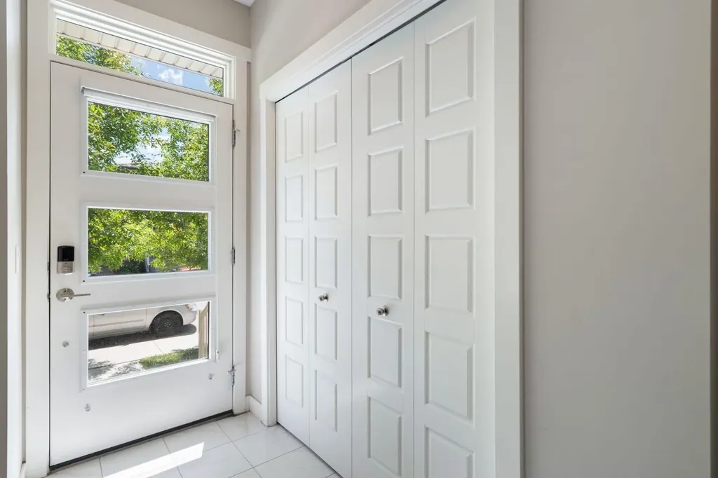 89 Seton Terrace SE Calgary AB T3M 2W1