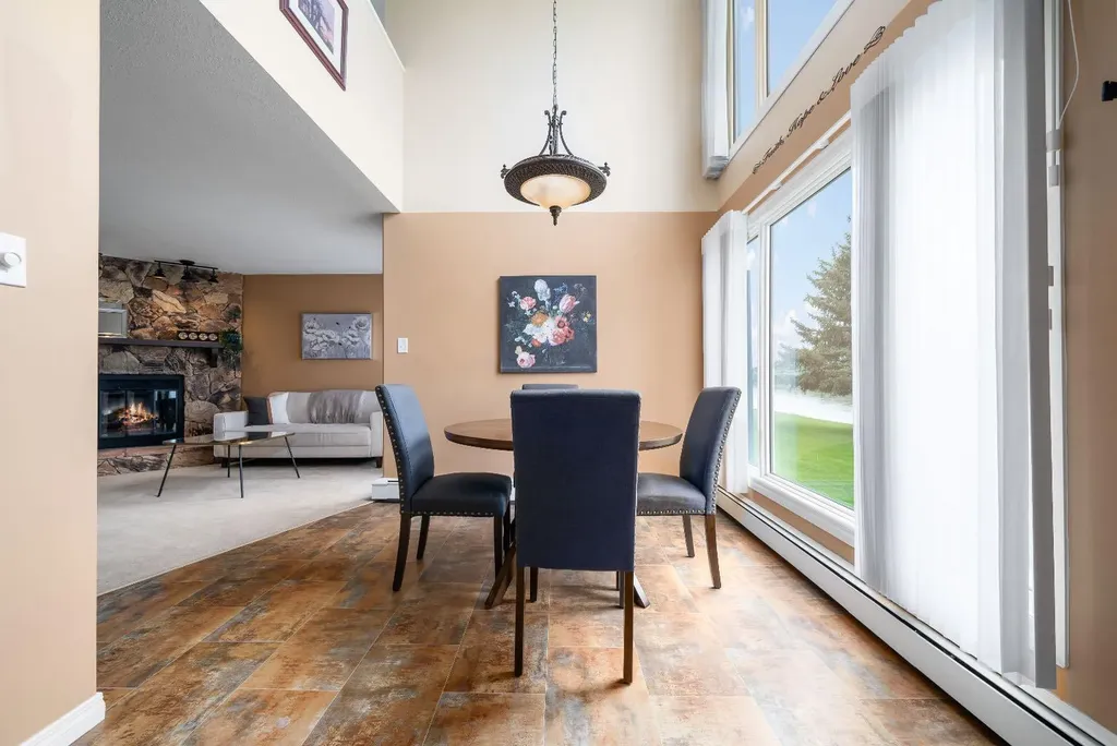 1051 3 Street NW Medicine Hat AB T1A7Y4