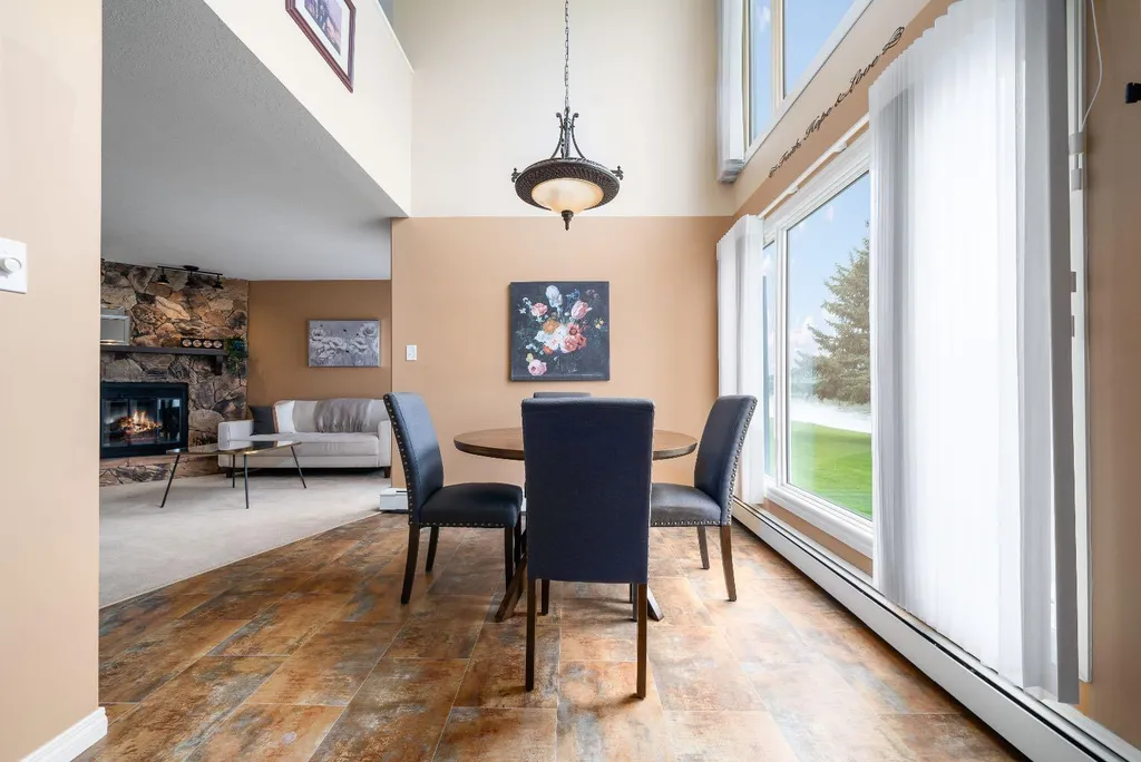 1051 3 Street NW Medicine Hat AB T1A7Y4