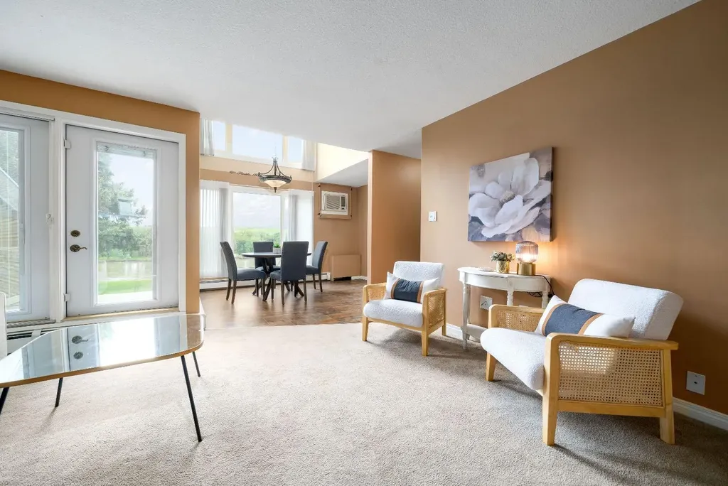 1051 3 Street NW Medicine Hat AB T1A7Y4