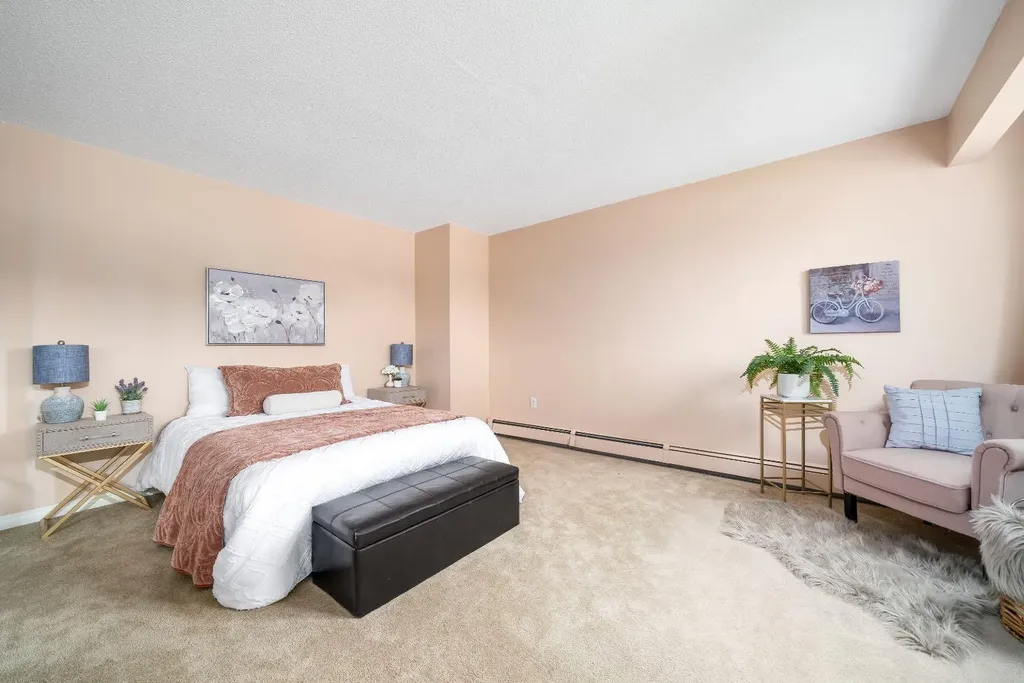 1051 3 Street NW Medicine Hat AB T1A7Y4