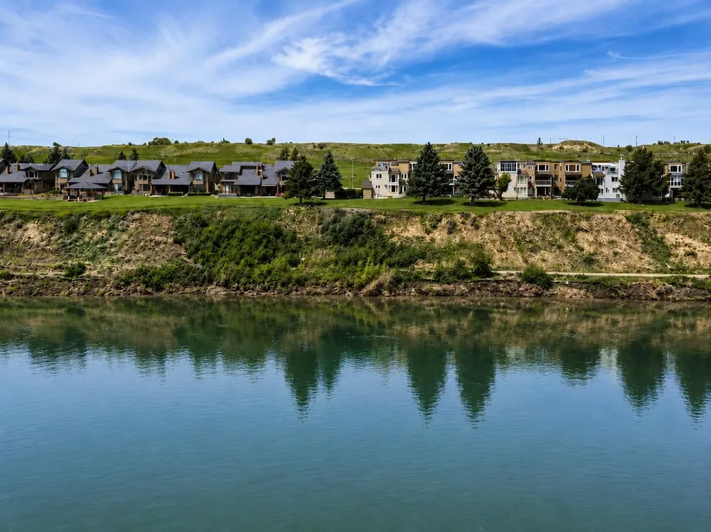 1051 3 Street NW Medicine Hat AB T1A7Y4