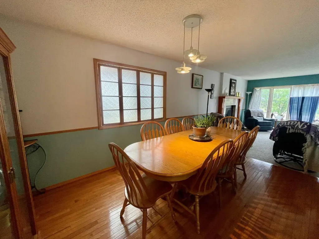 5909 11 Avenue Edson AB T7E 1J2
