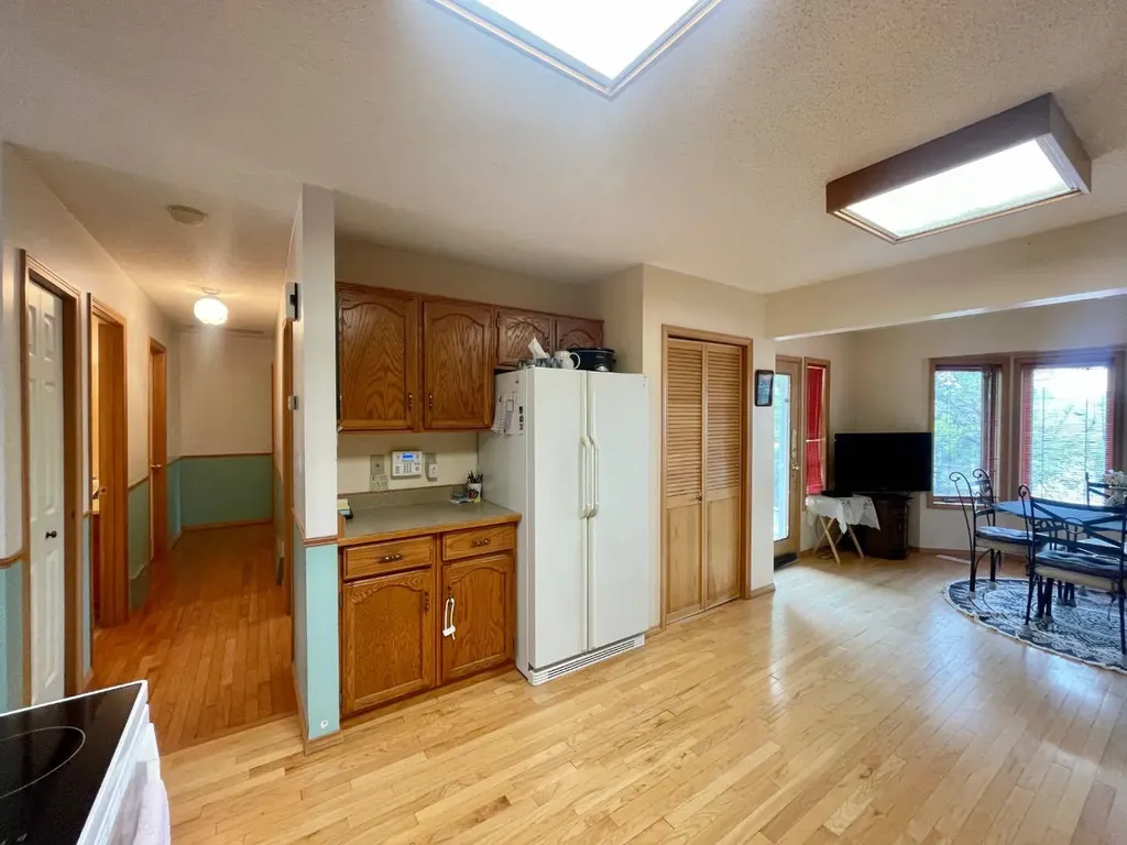 5909 11 Avenue Edson AB T7E 1J2