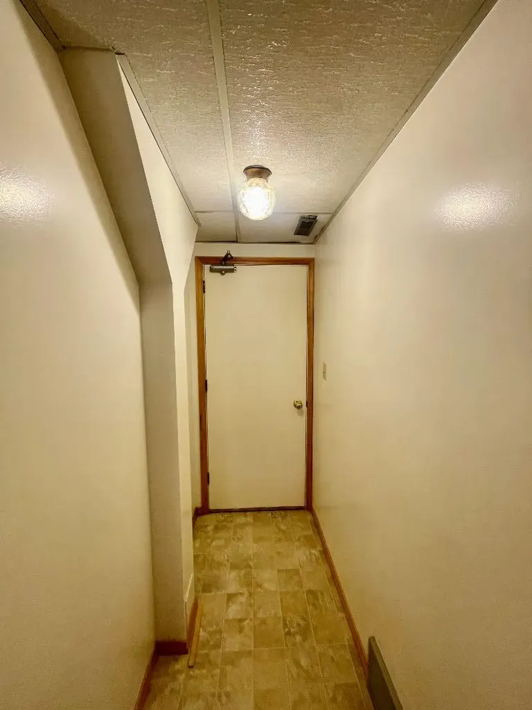 5909 11 Avenue Edson AB T7E 1J2