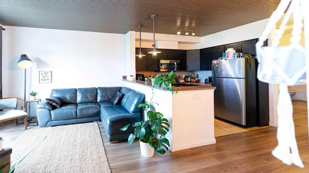 169 Rockyledge View NW Calgary AB T3G 5X1