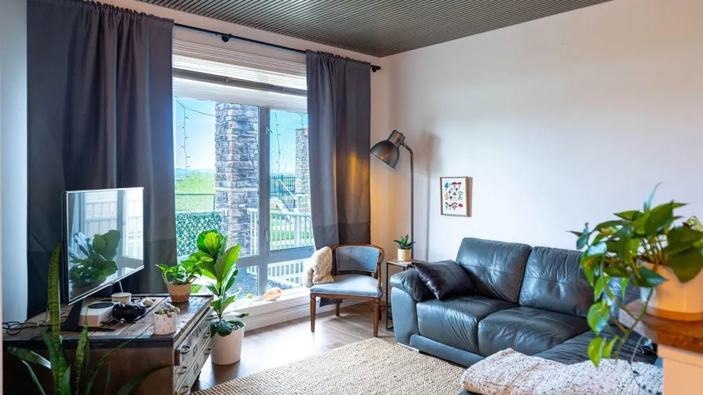 169 Rockyledge View NW Calgary AB T3G 5X1