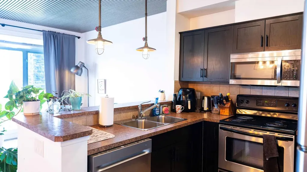 169 Rockyledge View NW Calgary AB T3G 5X1
