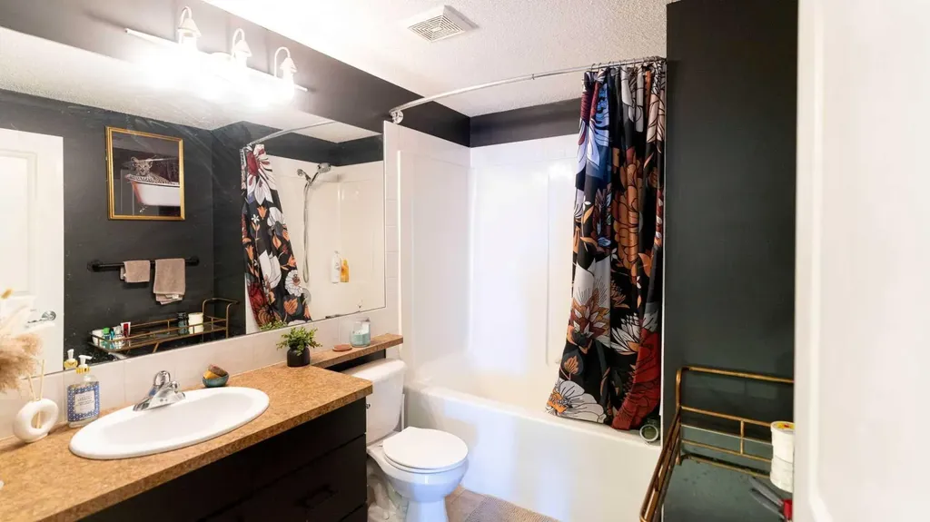 169 Rockyledge View NW Calgary AB T3G 5X1