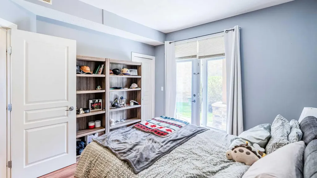169 Rockyledge View NW Calgary AB T3G 5X1