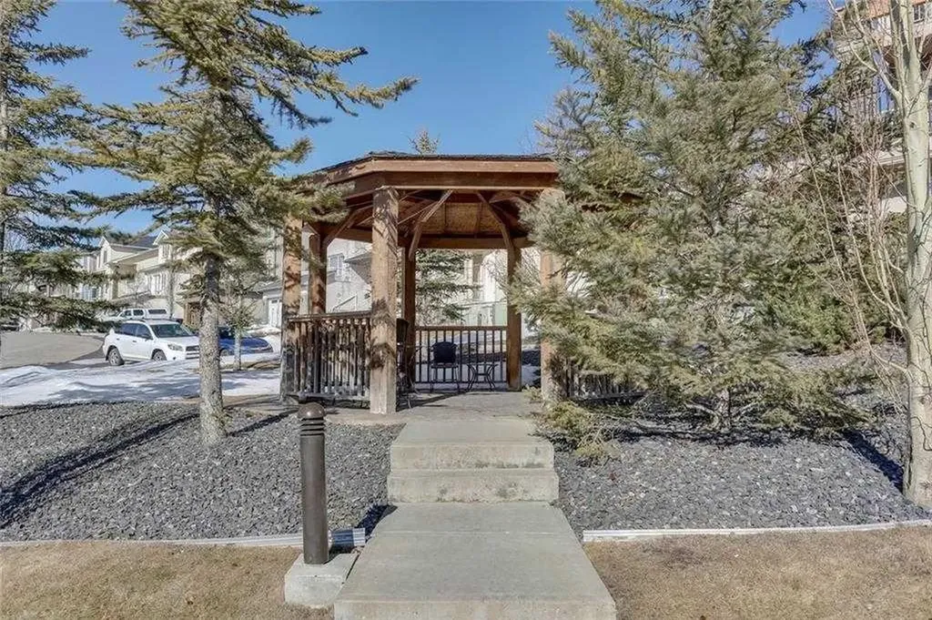 169 Rockyledge View NW Calgary AB T3G 5X1
