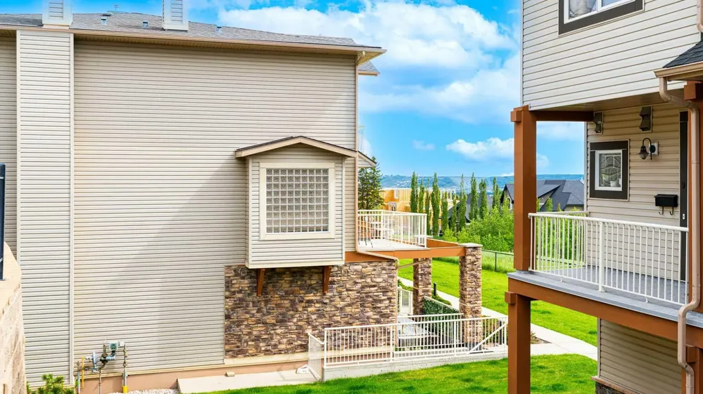 169 Rockyledge View NW Calgary AB T3G 5X1