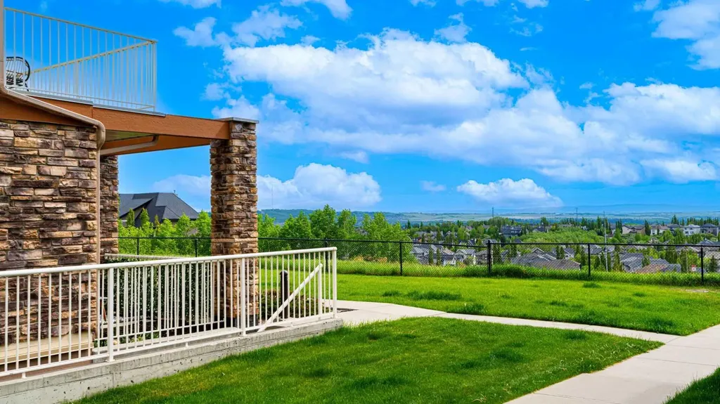 169 Rockyledge View NW Calgary AB T3G 5X1