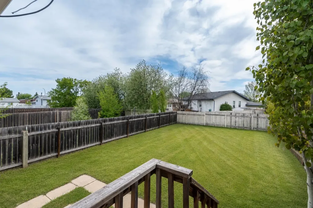 2723 47 Avenue Lloydminster SK S9V 1H3