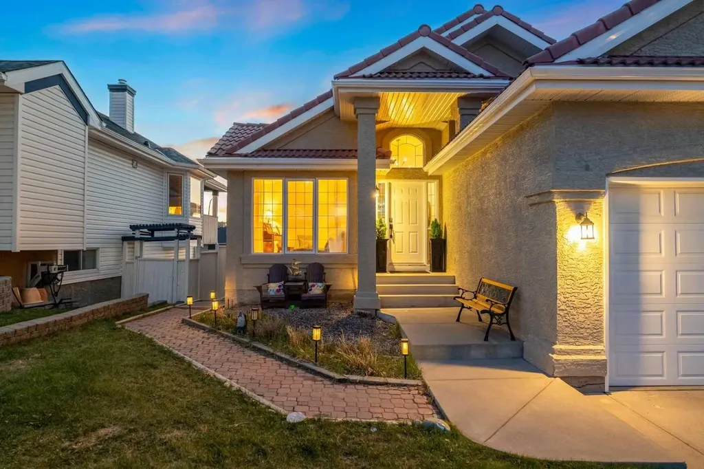 94 Edgebrook Heights NW Calgary AB T3A 5M5