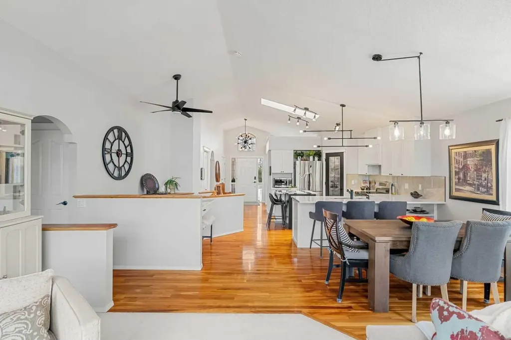 94 Edgebrook Heights NW Calgary AB T3A 5M5