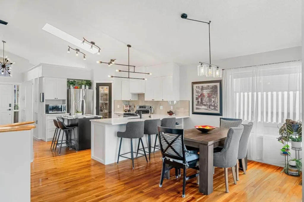 94 Edgebrook Heights NW Calgary AB T3A 5M5