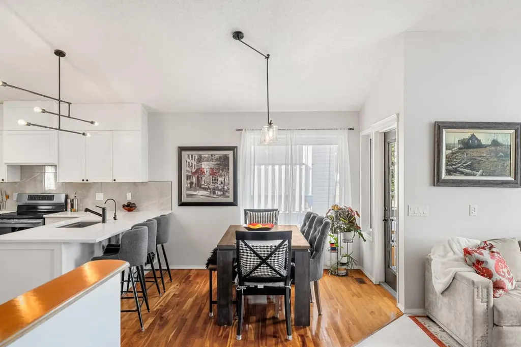 94 Edgebrook Heights NW Calgary AB T3A 5M5