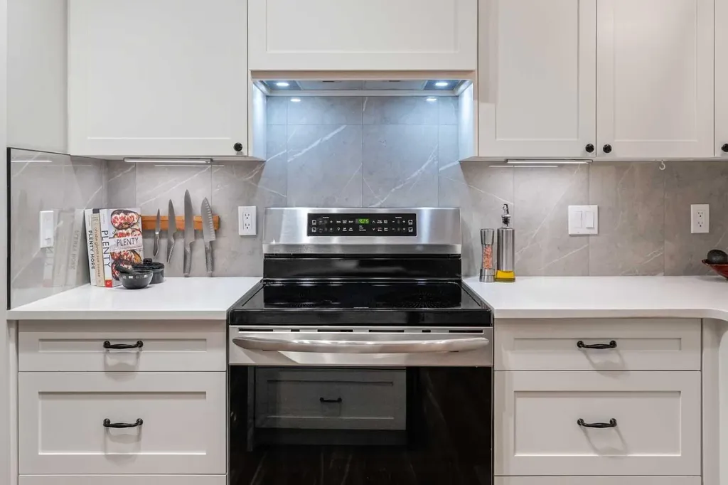 94 Edgebrook Heights NW Calgary AB T3A 5M5