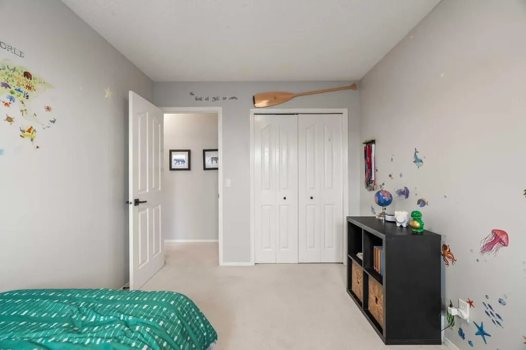 94 Edgebrook Heights NW Calgary AB T3A 5M5