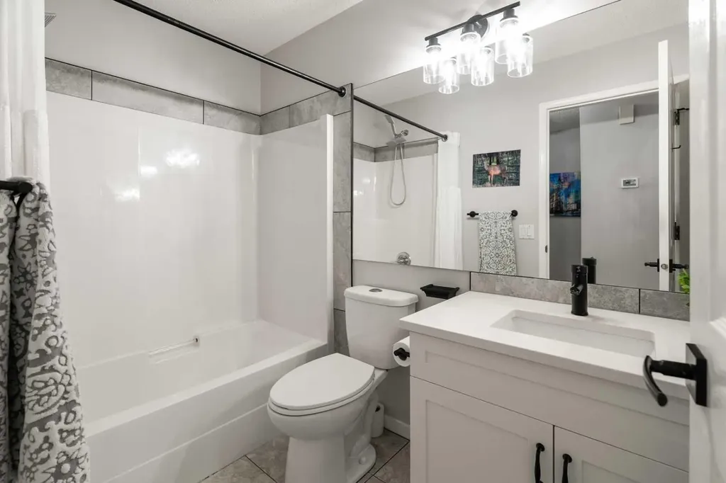 94 Edgebrook Heights NW Calgary AB T3A 5M5