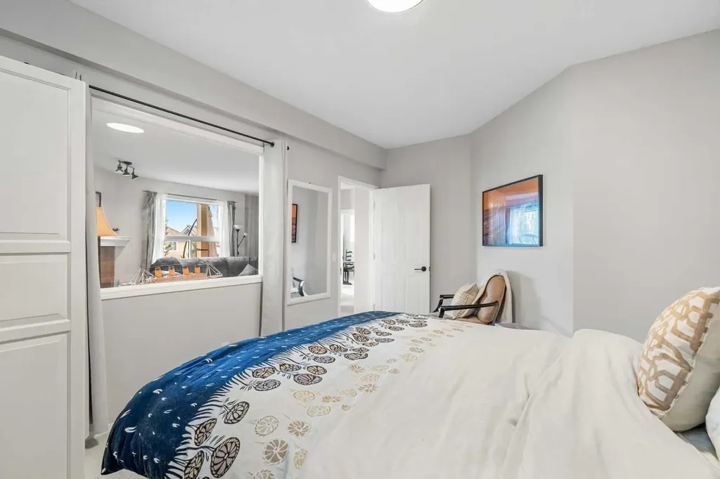 94 Edgebrook Heights NW Calgary AB T3A 5M5