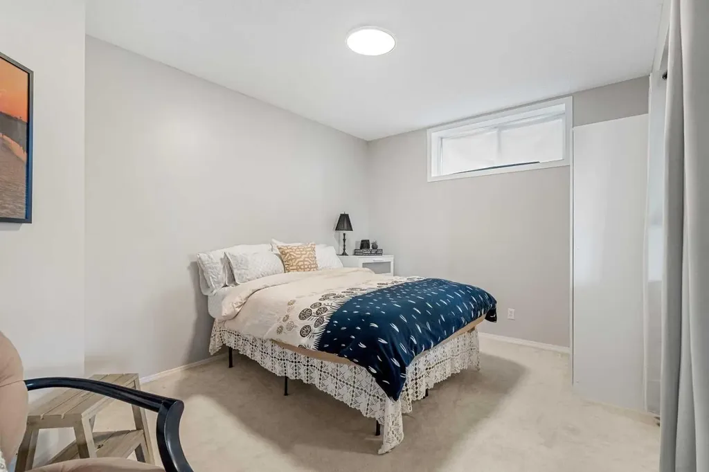 94 Edgebrook Heights NW Calgary AB T3A 5M5