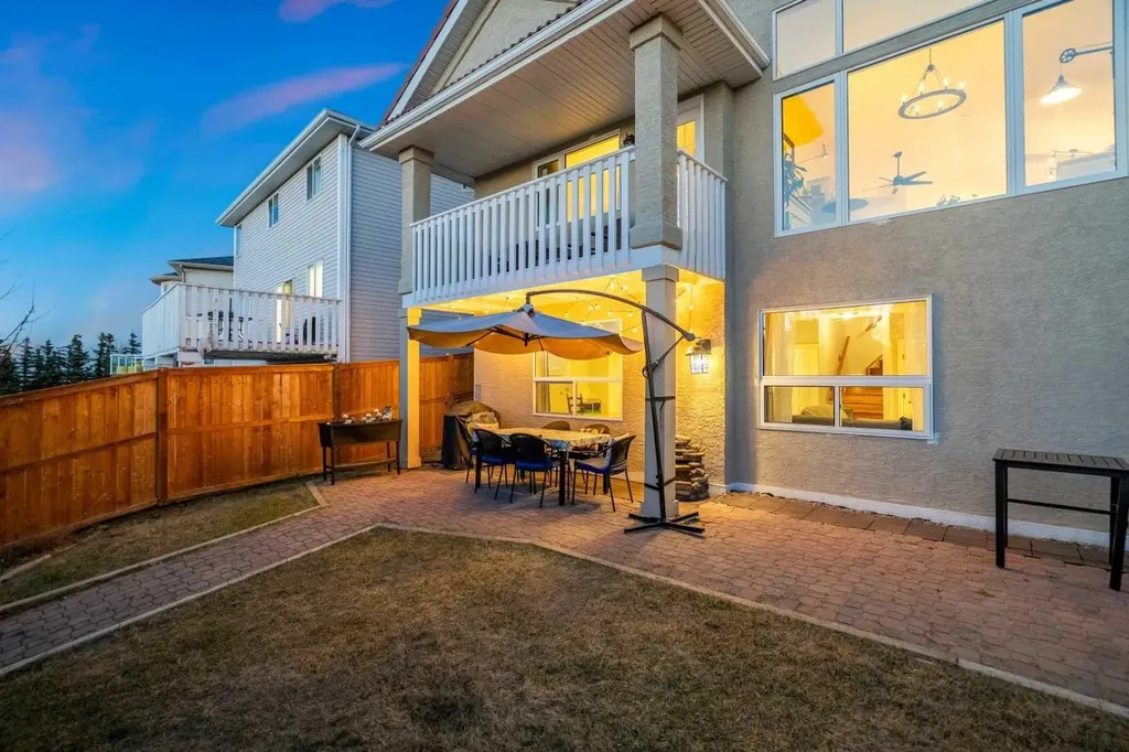 94 Edgebrook Heights NW Calgary AB T3A 5M5