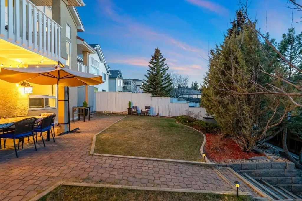94 Edgebrook Heights NW Calgary AB T3A 5M5