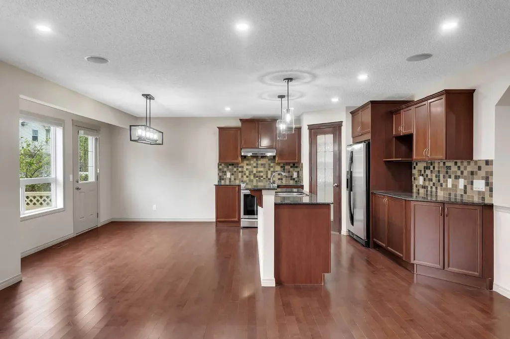 263 Royal Birch Way NW Calgary AB T3G 5Y2